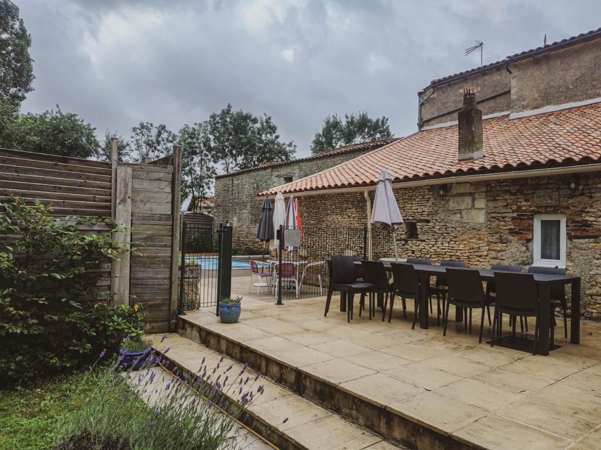 La Laujere Ivie - Gite & Piscine Privative Saint-Hilaire-du-Bois  Dış mekan fotoğraf